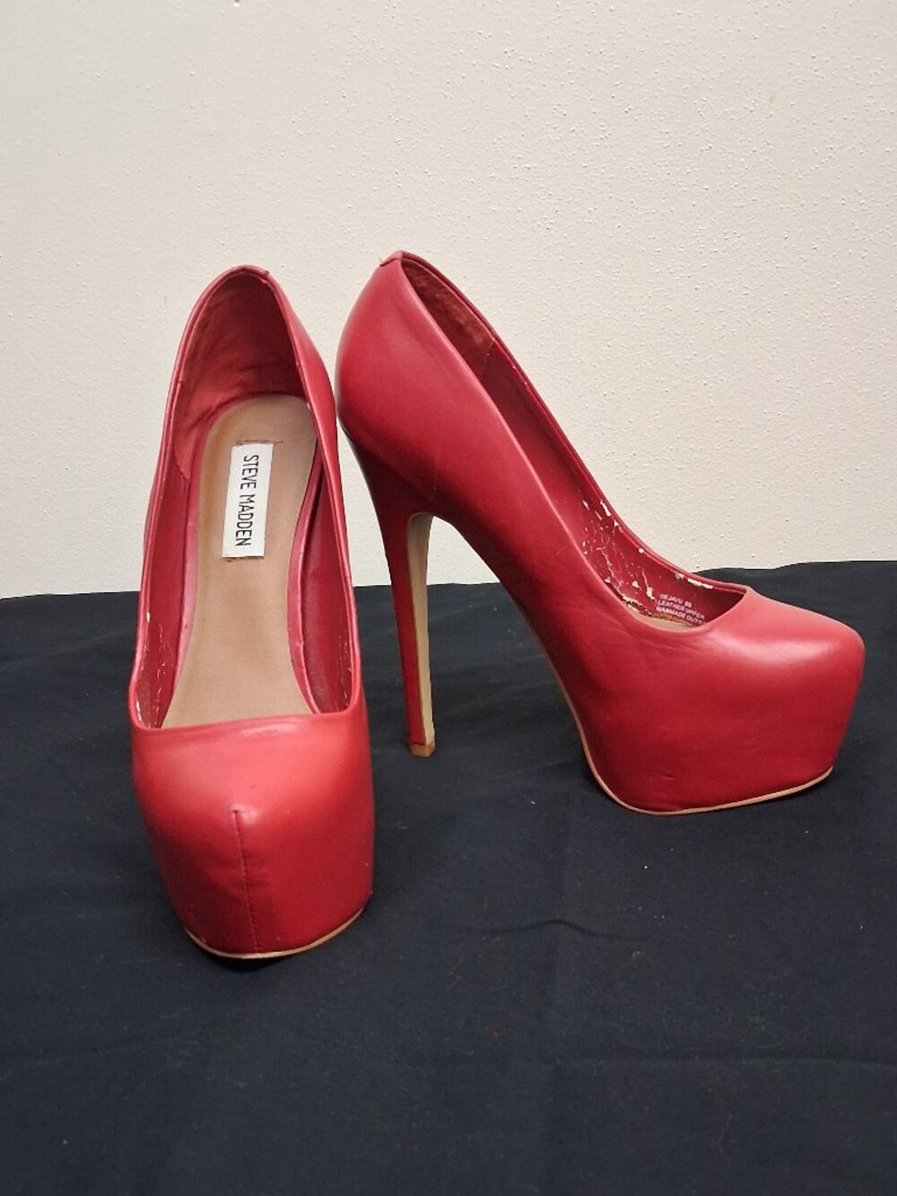Steve Madden Dejavu Red Leather Platform Heels Size 8B